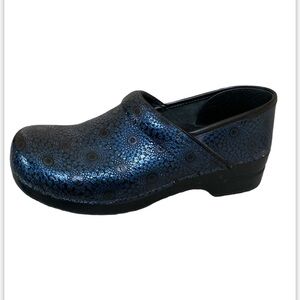 Dansko Professional Navy Medallion Clogs size 42